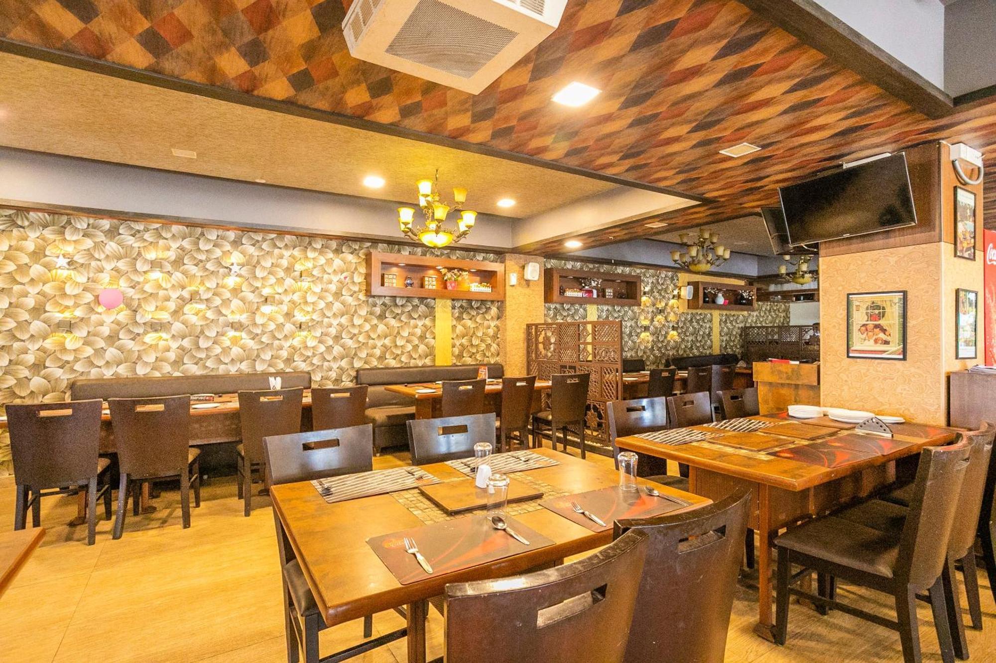 Oyo 5898切金雷根思酒店 班加罗尔 外观 照片
