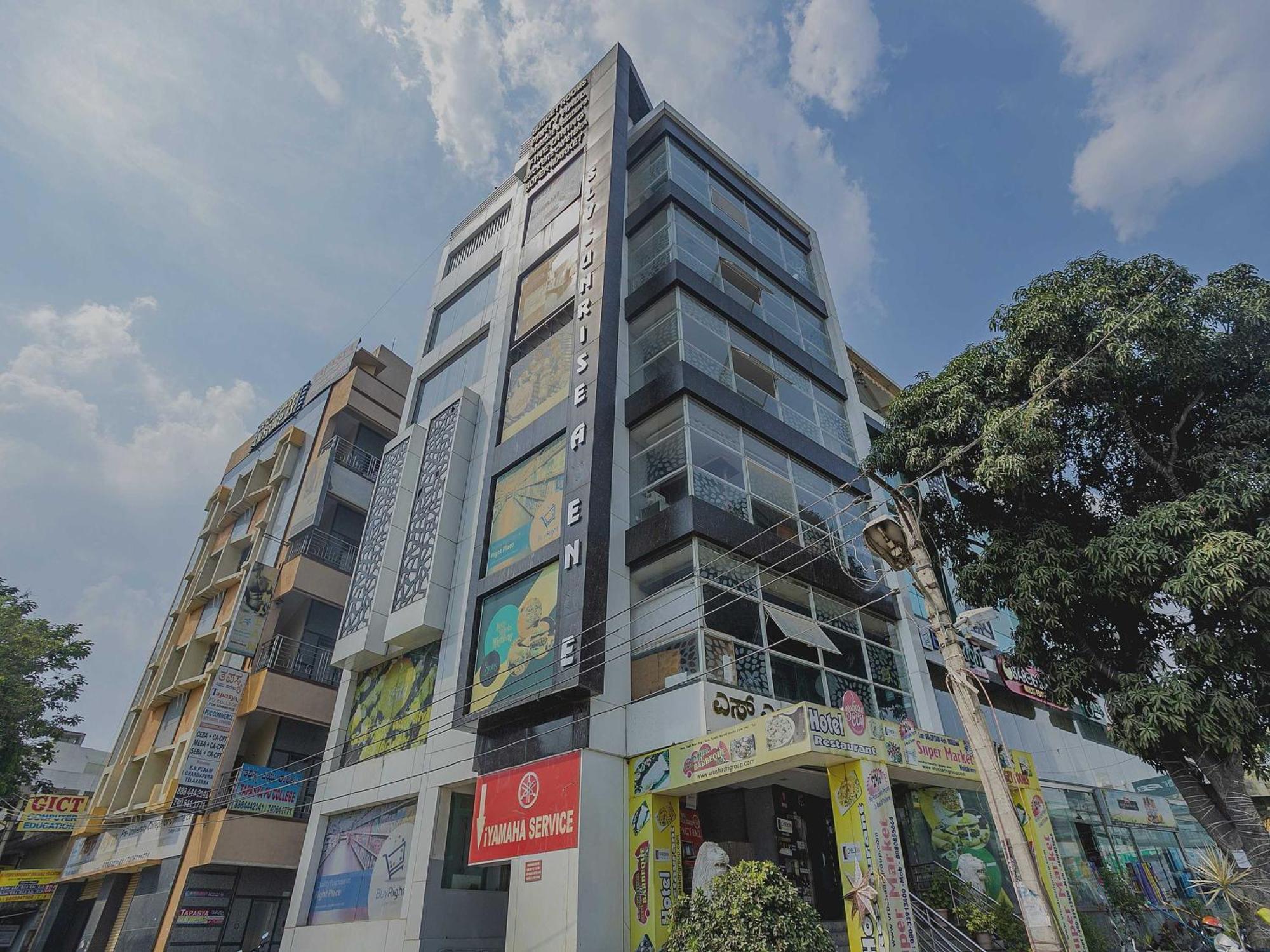 Oyo 5898切金雷根思酒店 班加罗尔 外观 照片